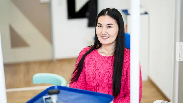 Zahnspangen für Erwachsene: Arten, Behandlungsdauer und Kosten