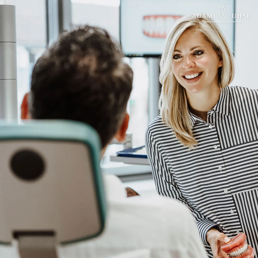 Kieferorthopäde für Erwachsene